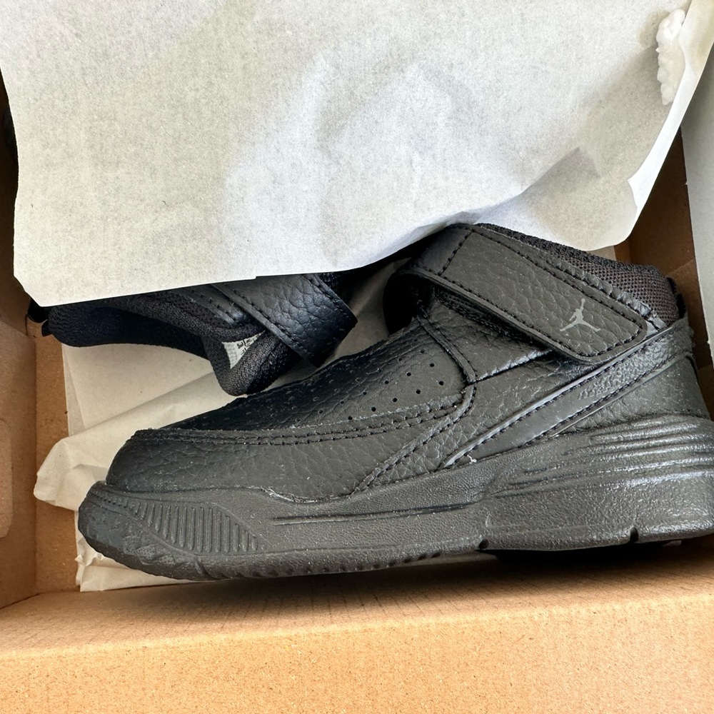 New Jordan black kids 8 c ( final sale no return )